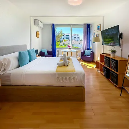 The Blue Island Loft By Hello Homes