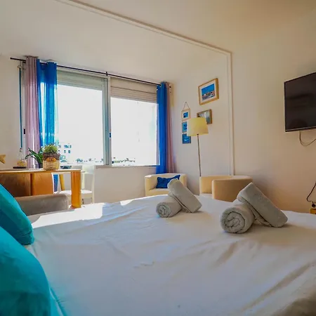 The Blue Island Loft By Hello Homes