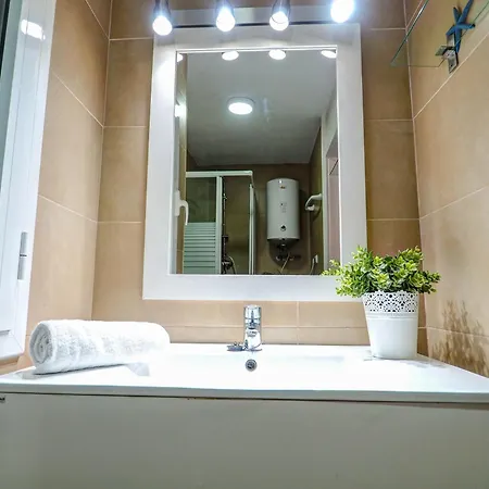 The Blue Island Loft By Hello Homes