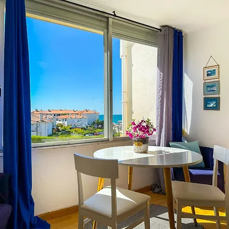 The Blue Island Loft By Hello Homes *